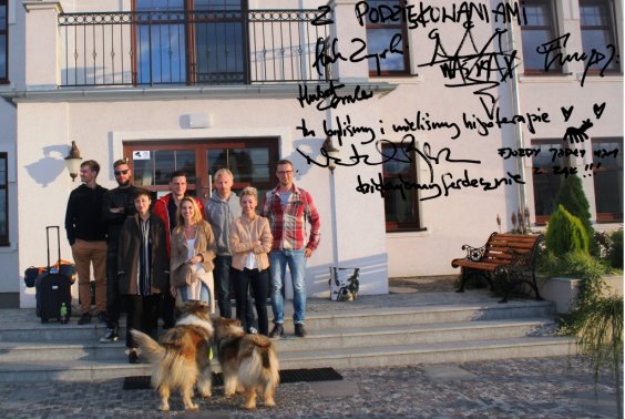 Wokalistka Natalia Przybysz ze swoim zespołem