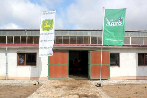 Pokaz sprzętu marki John Deere w Młodzikowie